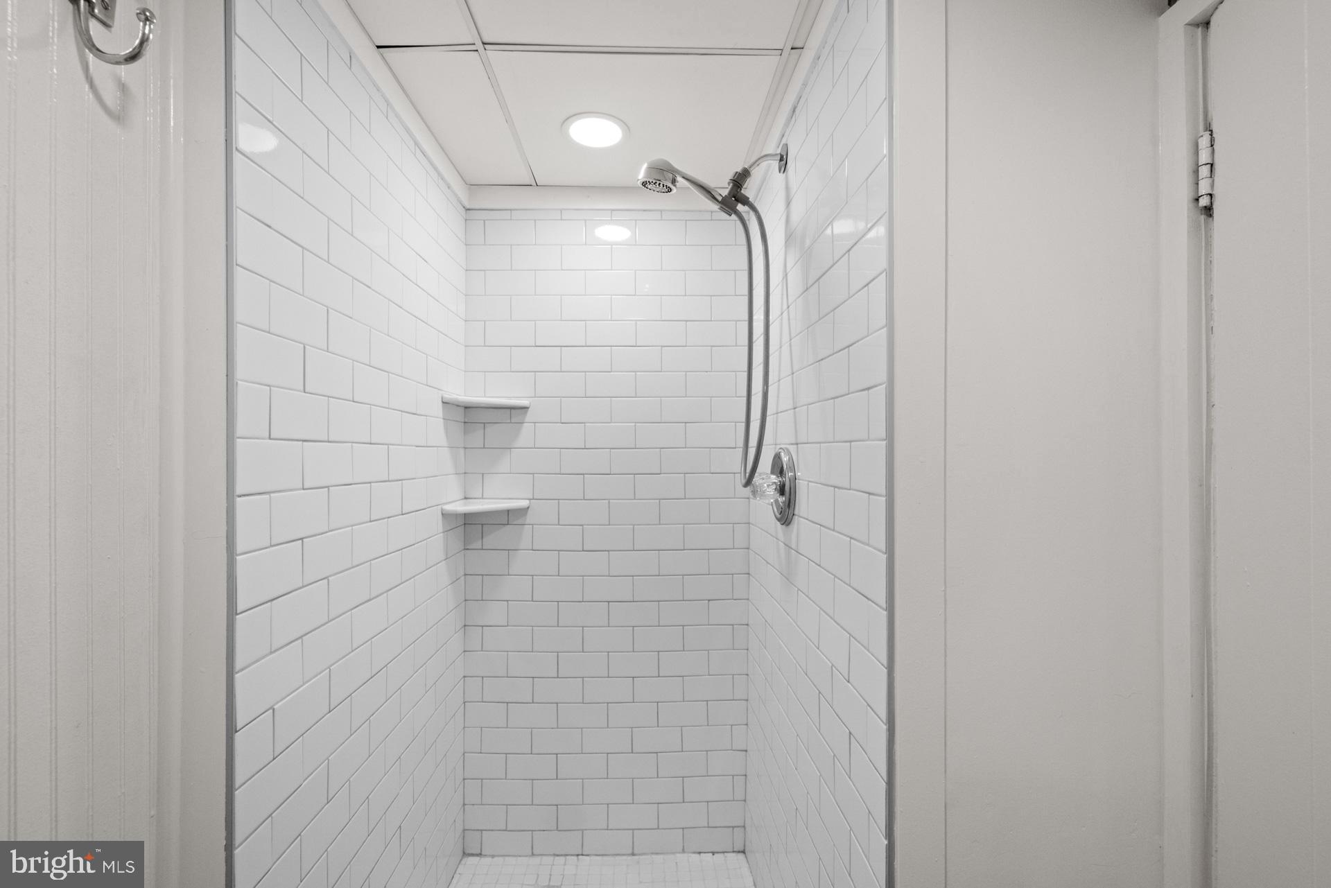 NORTH BARNABY - Residential