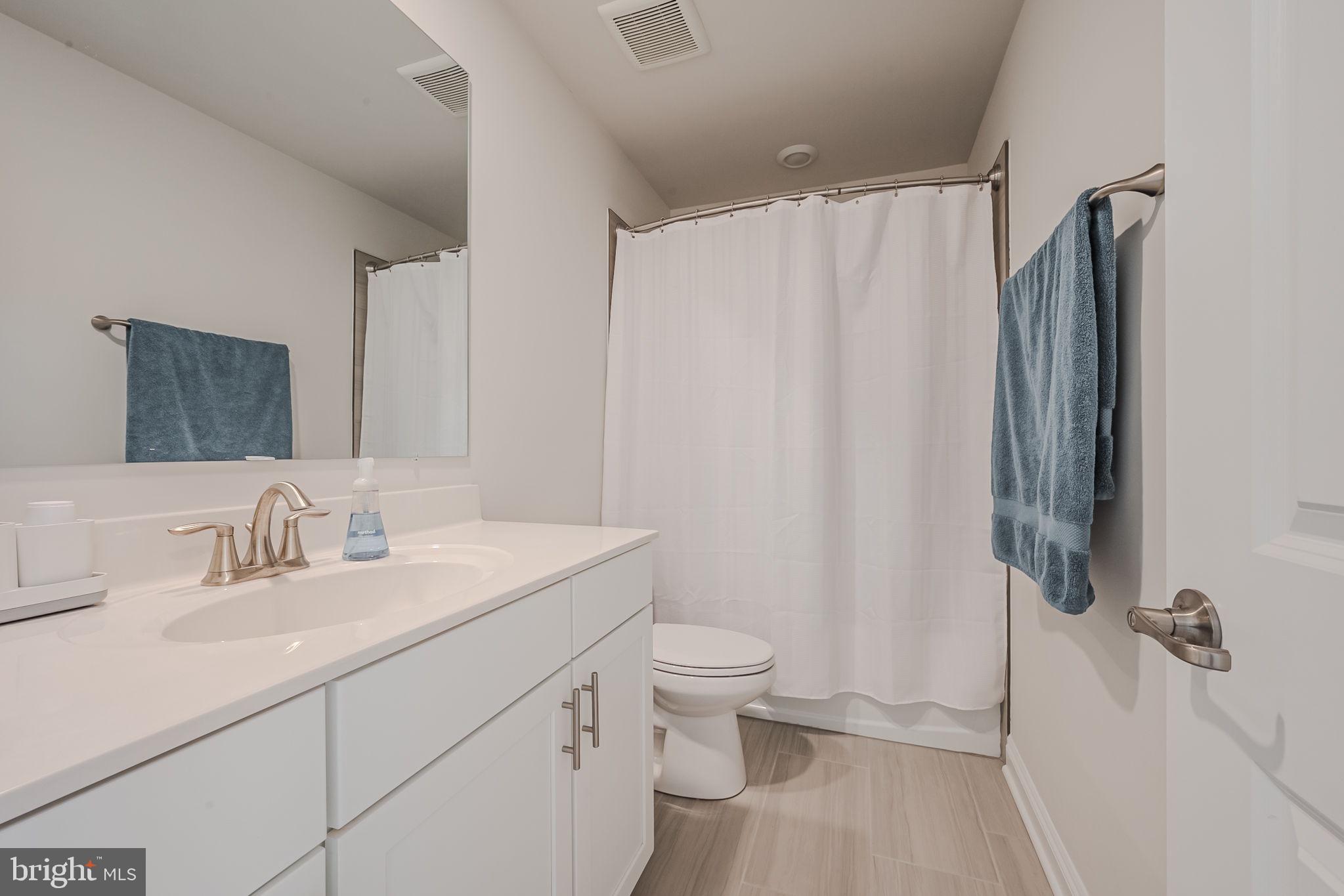 PLANTATION LAKES - Residential