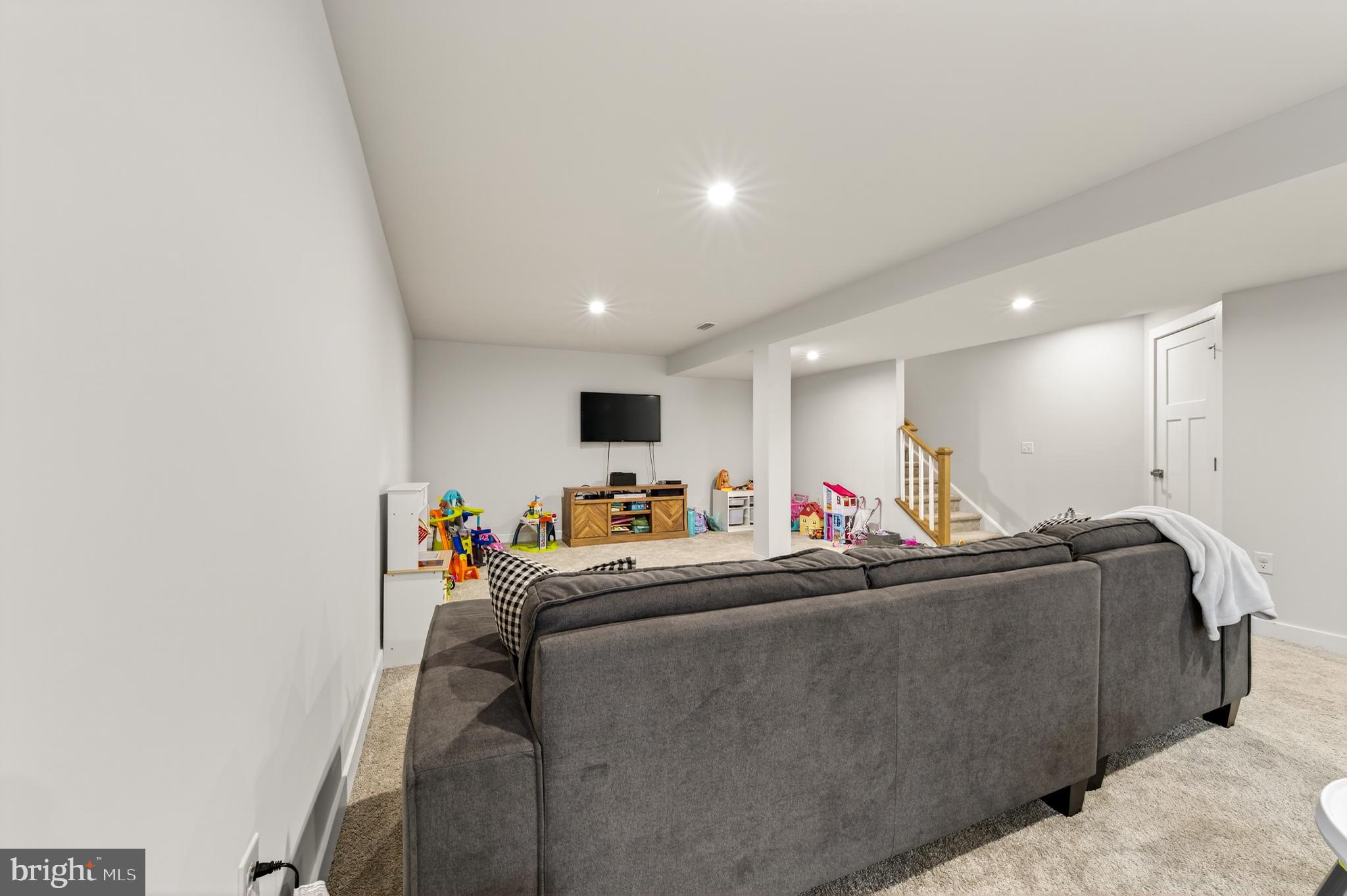 STONE HILL MEADOWS - Residential