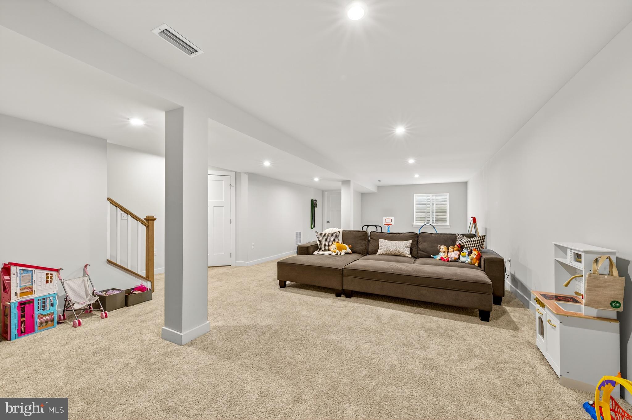 STONE HILL MEADOWS - Residential