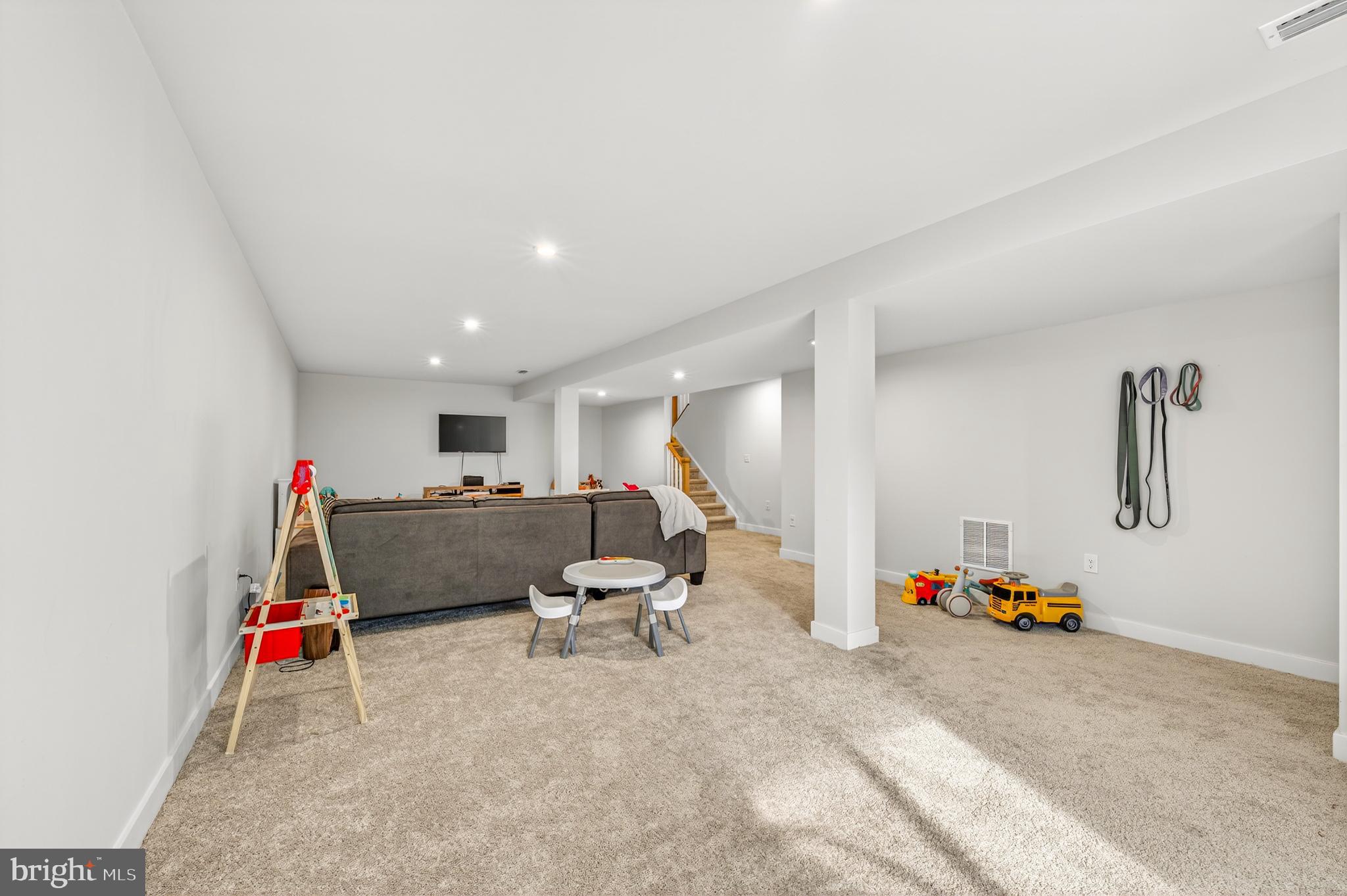 STONE HILL MEADOWS - Residential