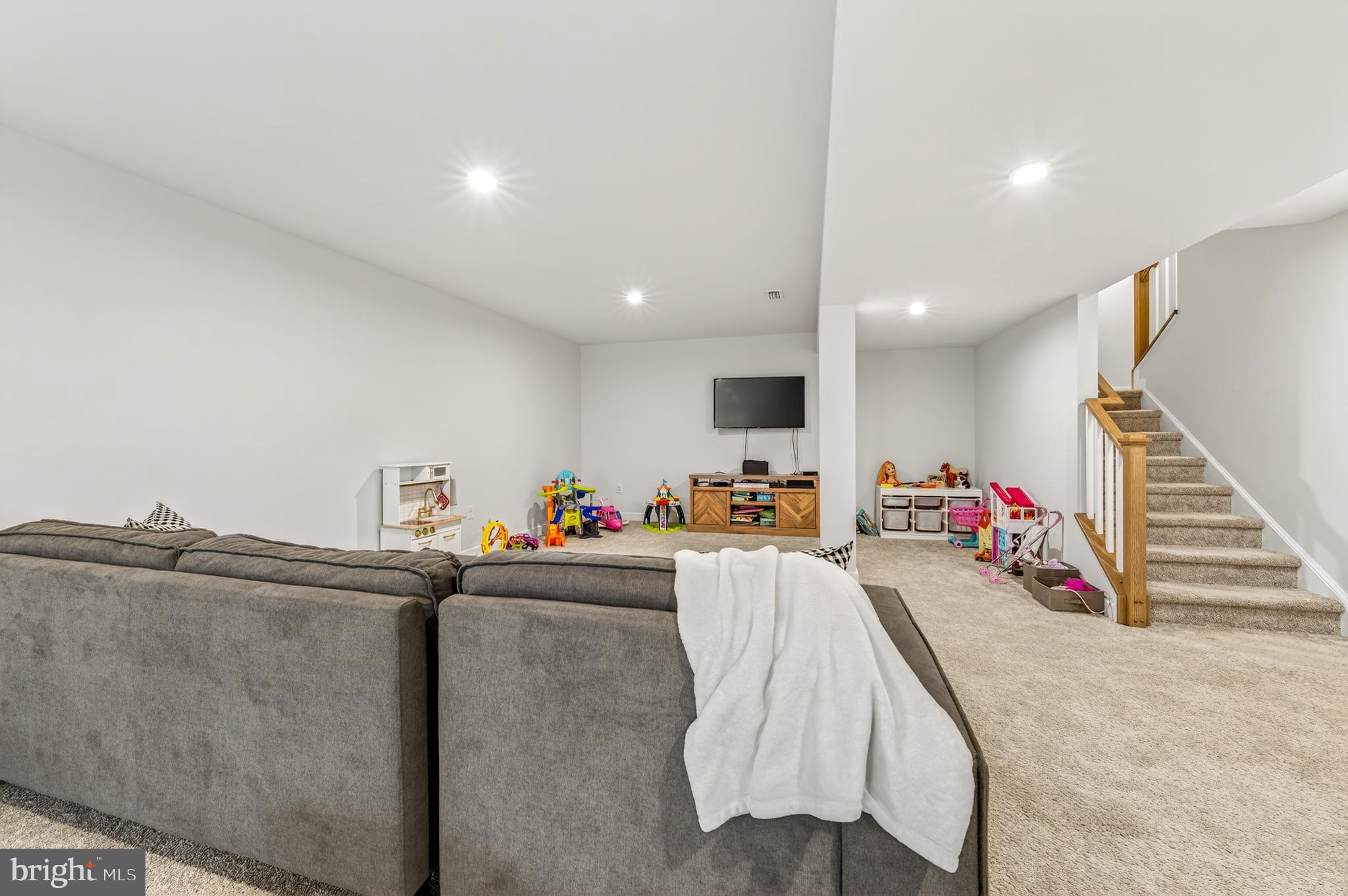 STONE HILL MEADOWS - Residential