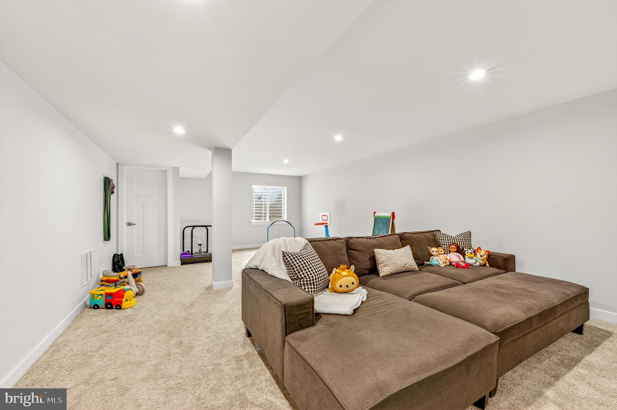 STONE HILL MEADOWS - Residential