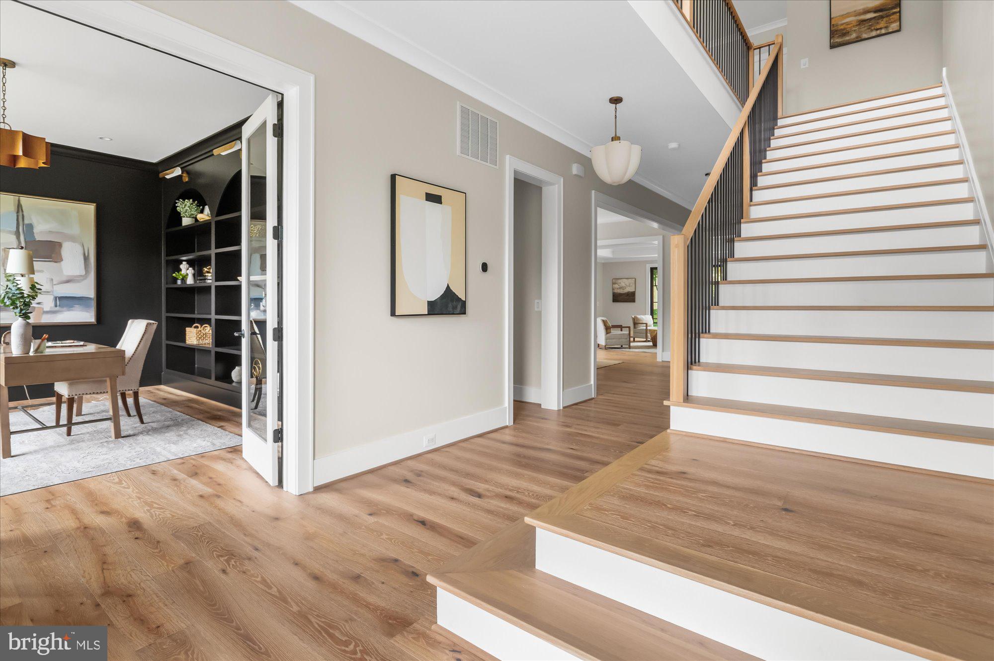 1104 SHARON COURT