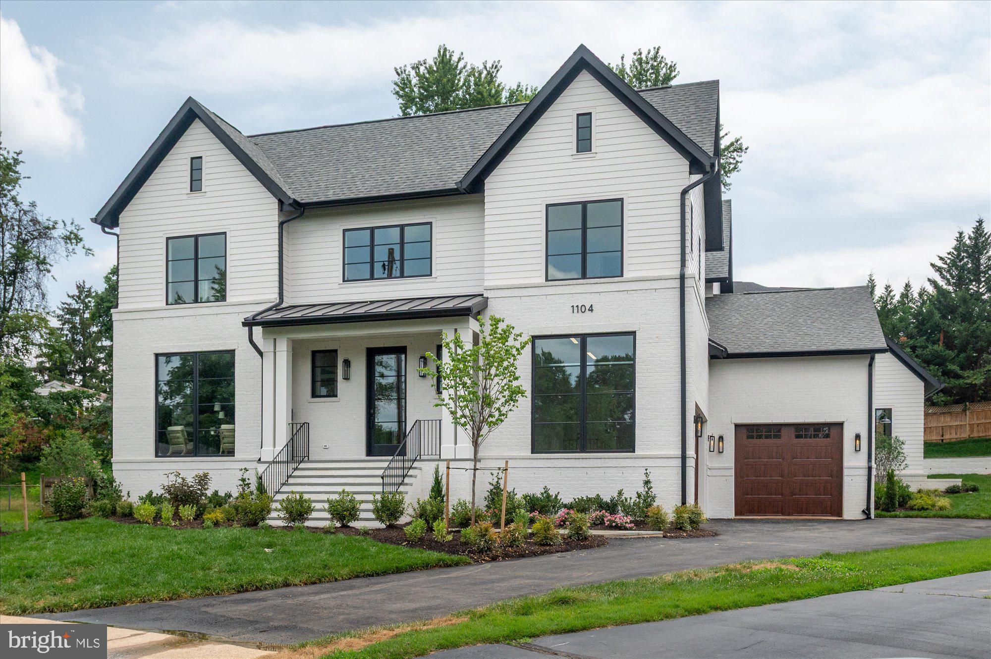 1104 SHARON COURT