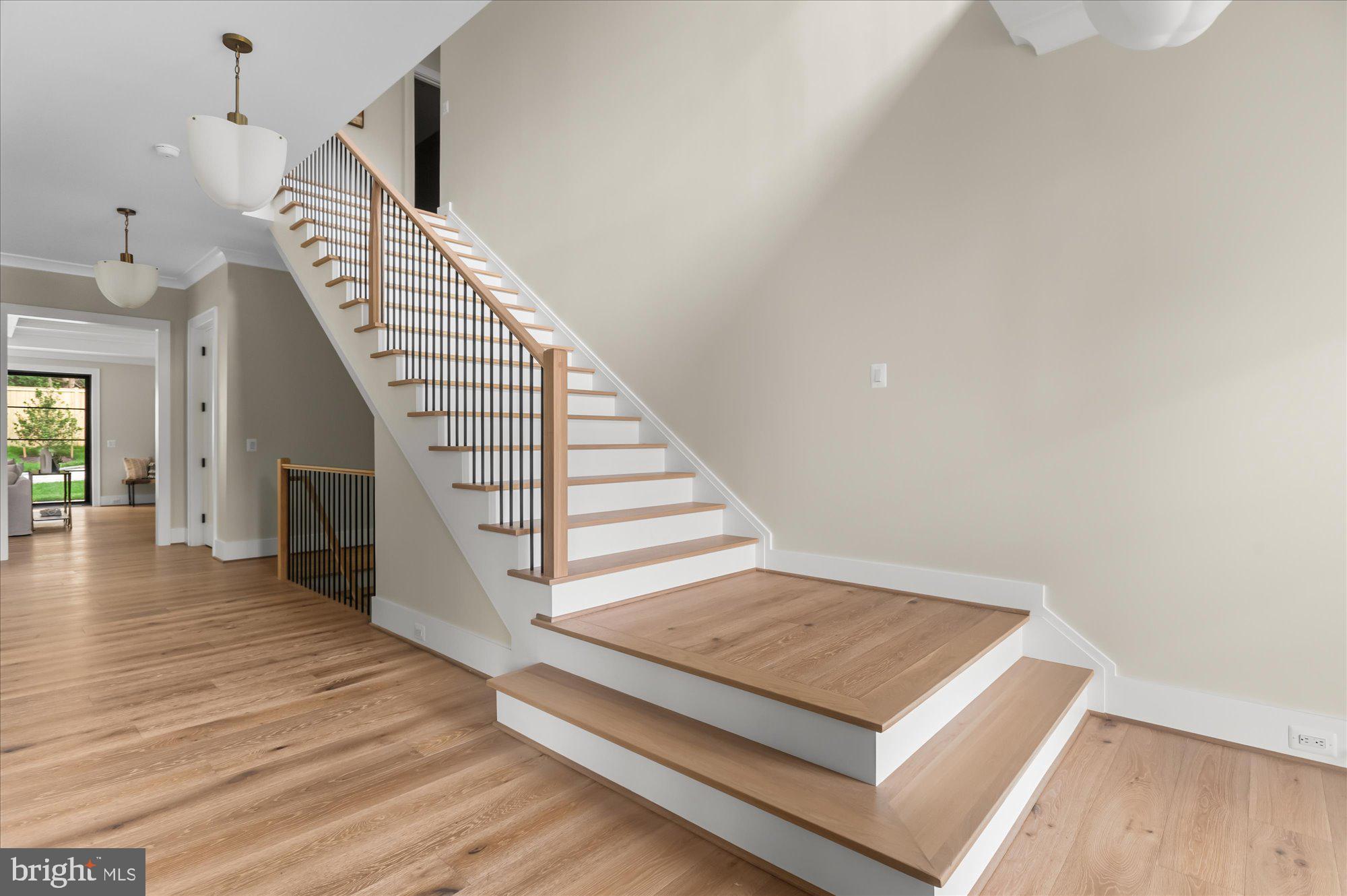 1104 SHARON COURT