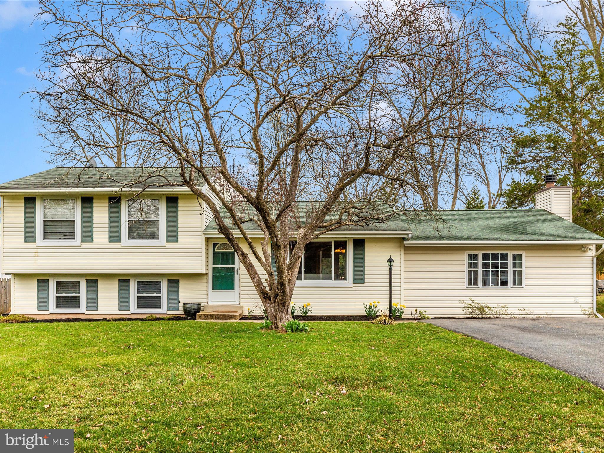 19005 DOWDEN CIRCLE