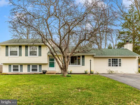 19005 Dowden Circle, Poolesville, MD MLS: MDMC2170958