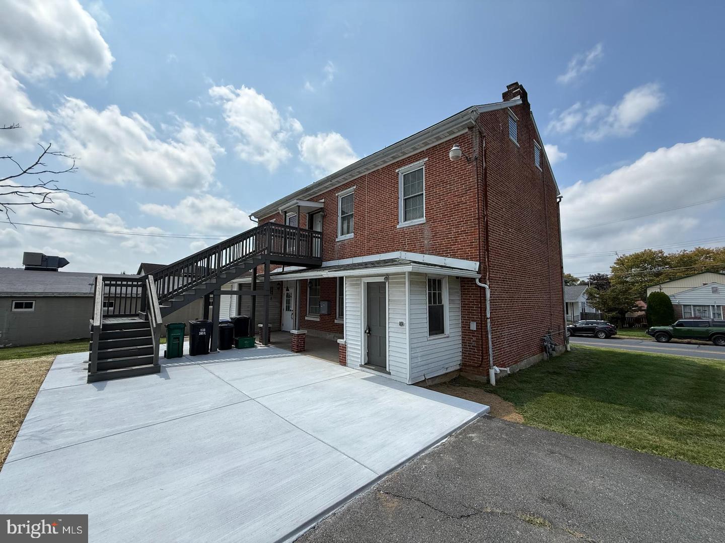 1530 NEW HOLLAND ROAD PENTHOUSE
