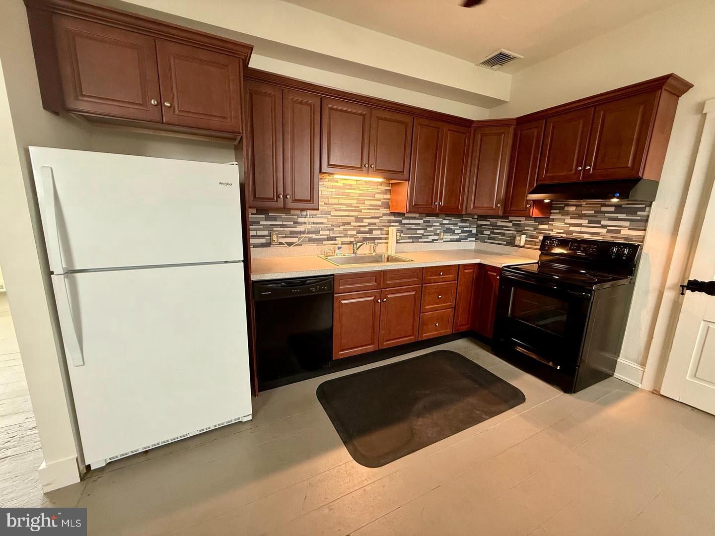 1530 NEW HOLLAND ROAD PENTHOUSE
