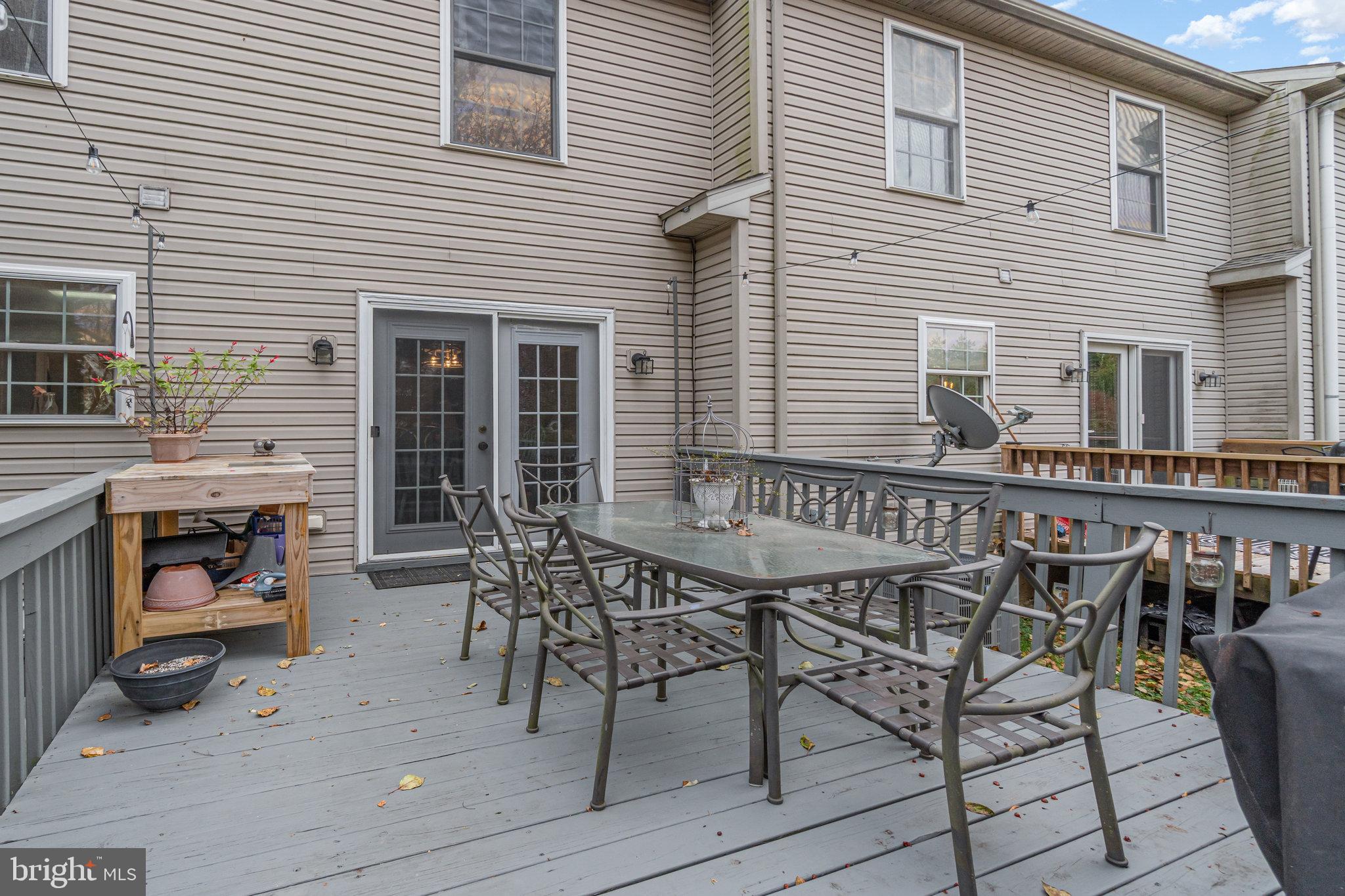 MEADOW VIEW VILLAGE - Residential