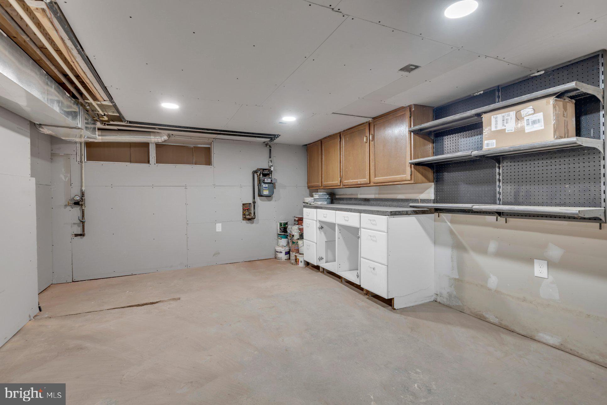 JOHNSTON SQUARE - Residential Lease