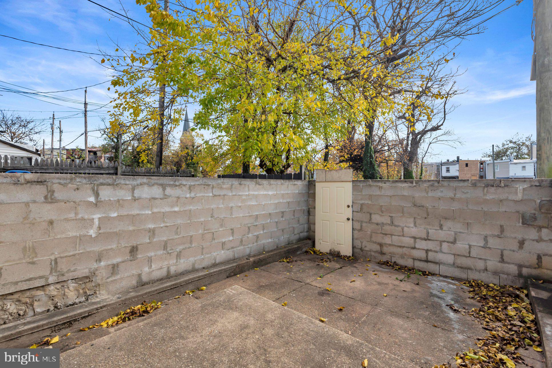 JOHNSTON SQUARE - Residential Lease