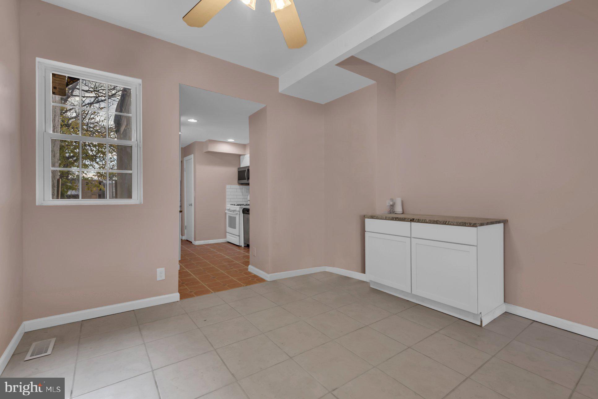 JOHNSTON SQUARE - Residential Lease