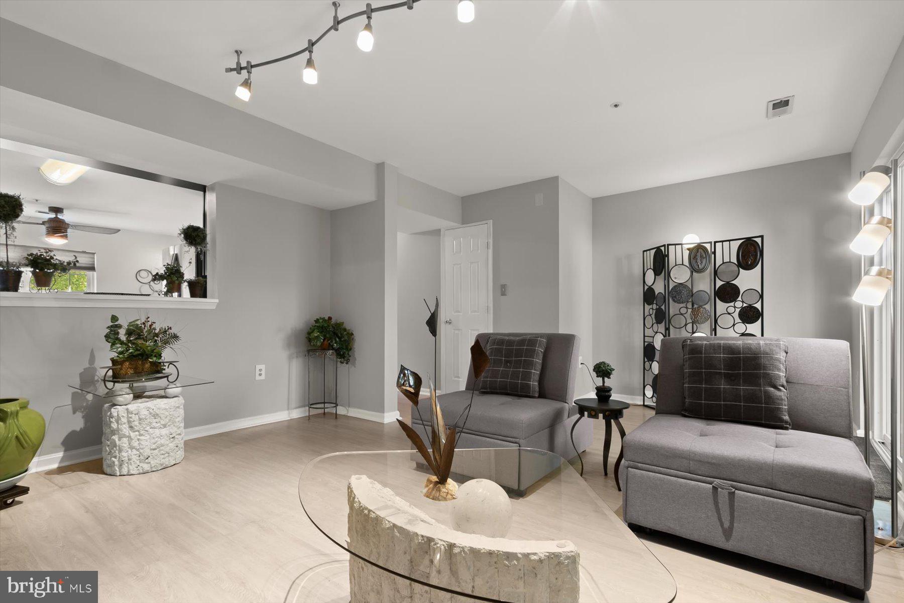 FORT WASHINGTON - Residential