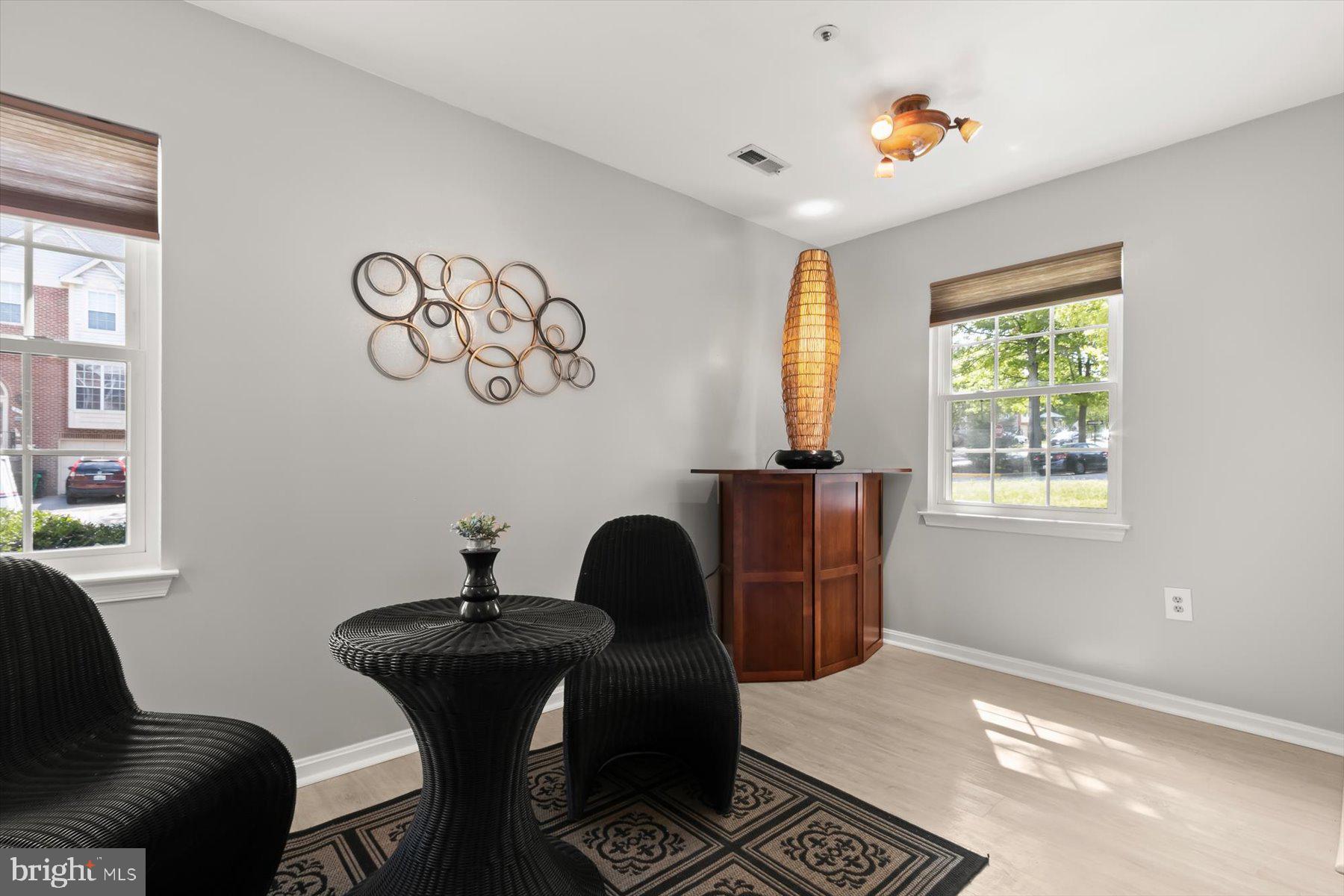 FORT WASHINGTON - Residential