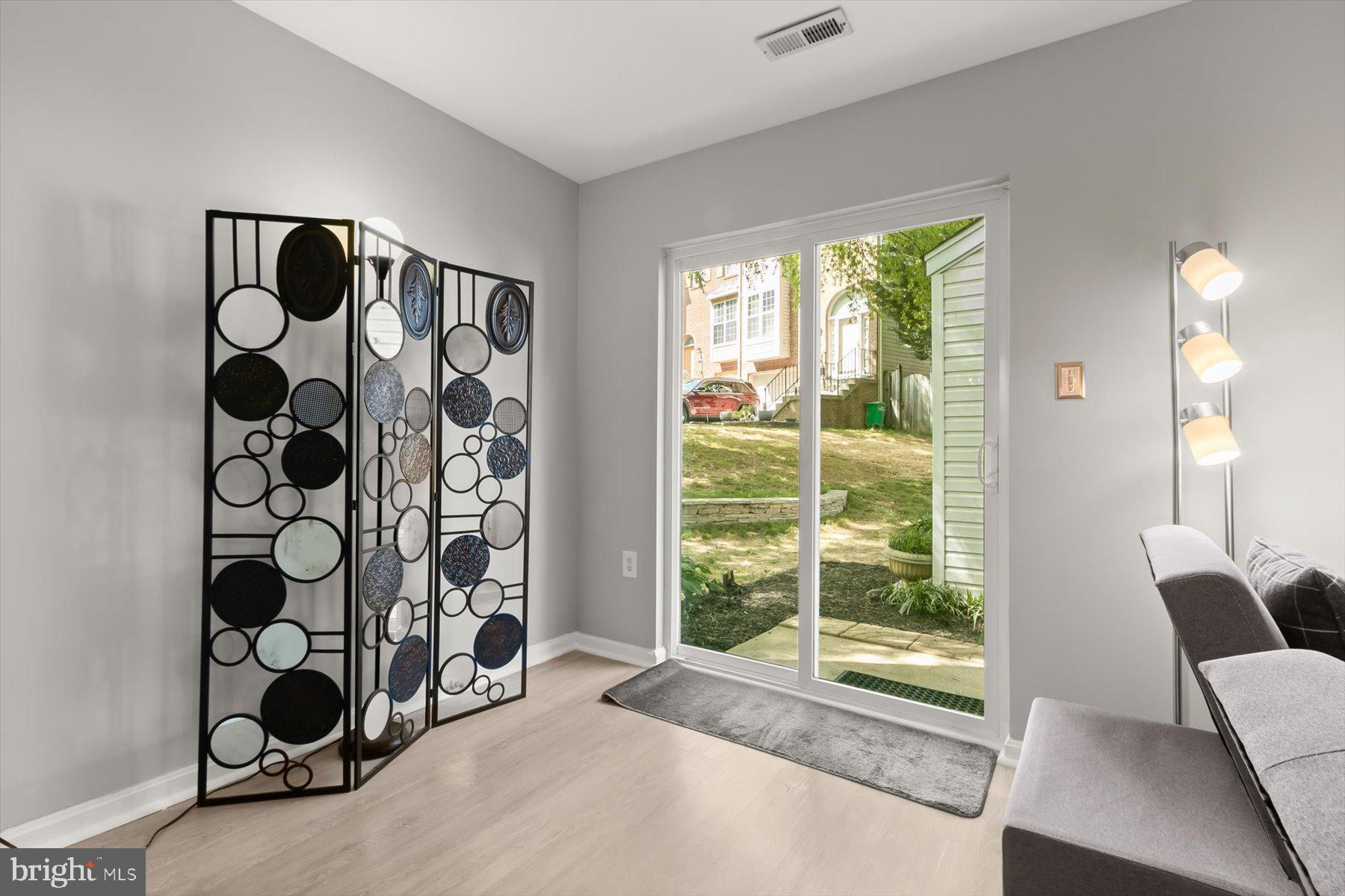 FORT WASHINGTON - Residential