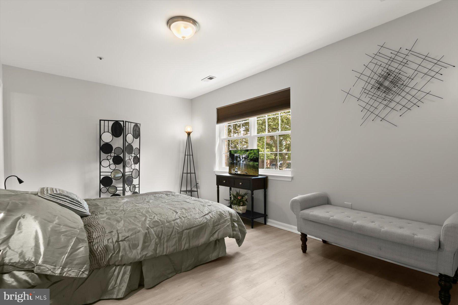 FORT WASHINGTON - Residential