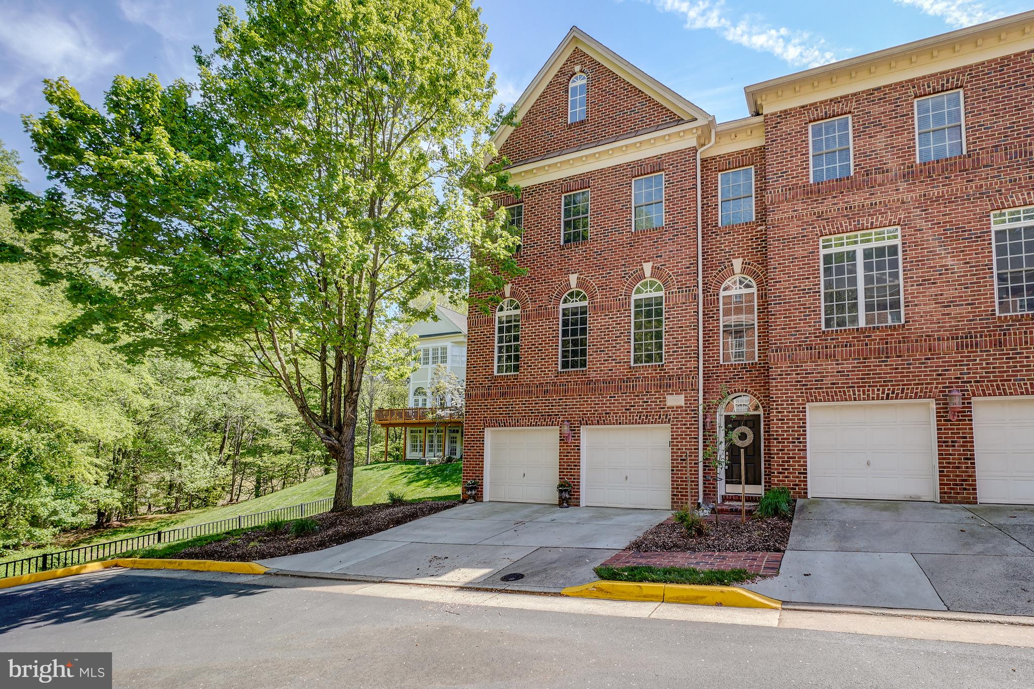 MEDINAH HOMES - Residential