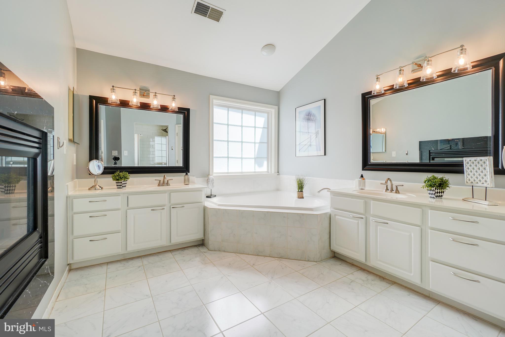 MEDINAH HOMES - Residential