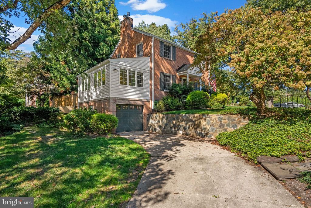 Photo of 129 Lynnmoor Drive, SILVER SPRING, MD 20901 (MLS # MDMC2202516)