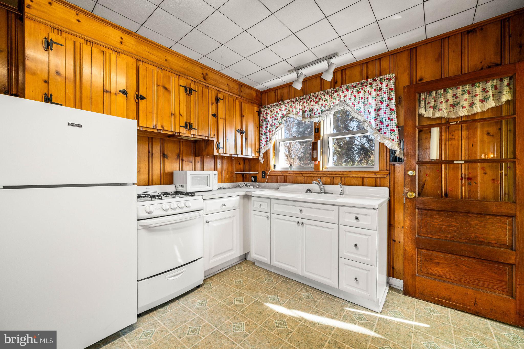 RIVERWATCH CONDO - Residential