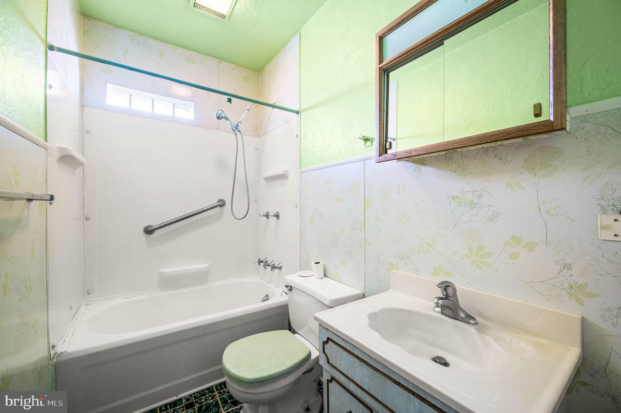 RIVERWATCH CONDO - Residential