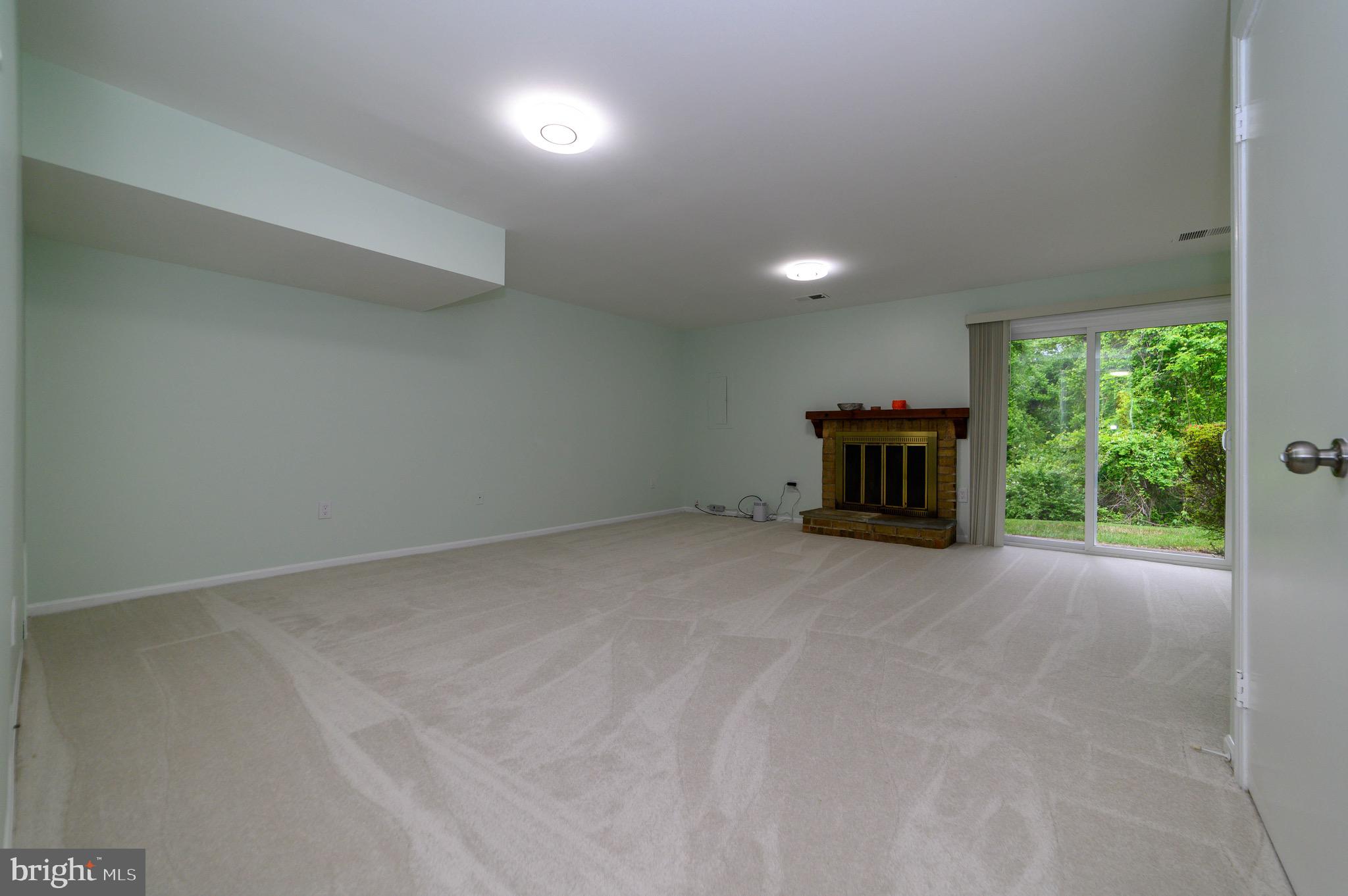 LAKEPOINTE - Residential