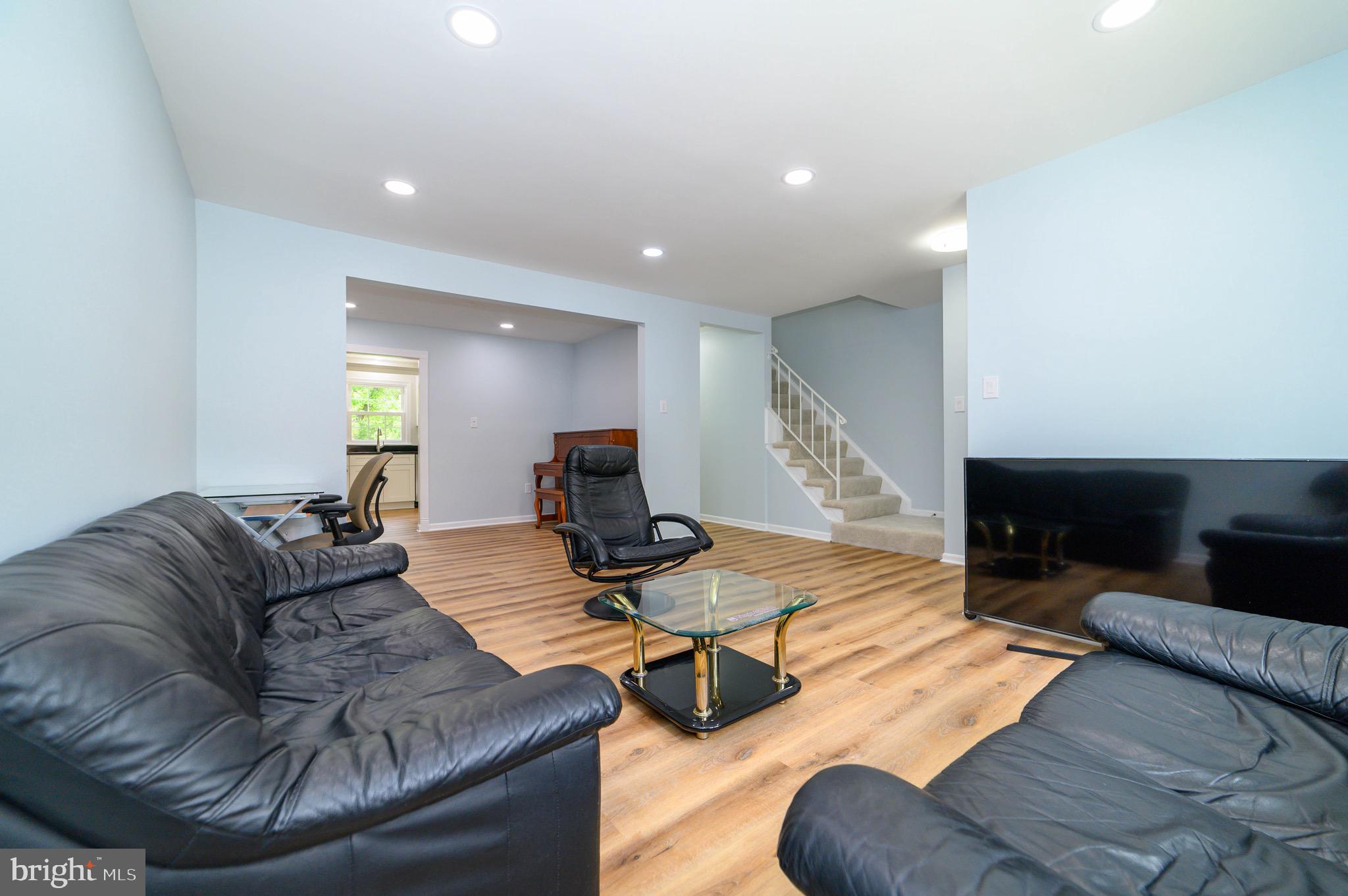 LAKEPOINTE - Residential