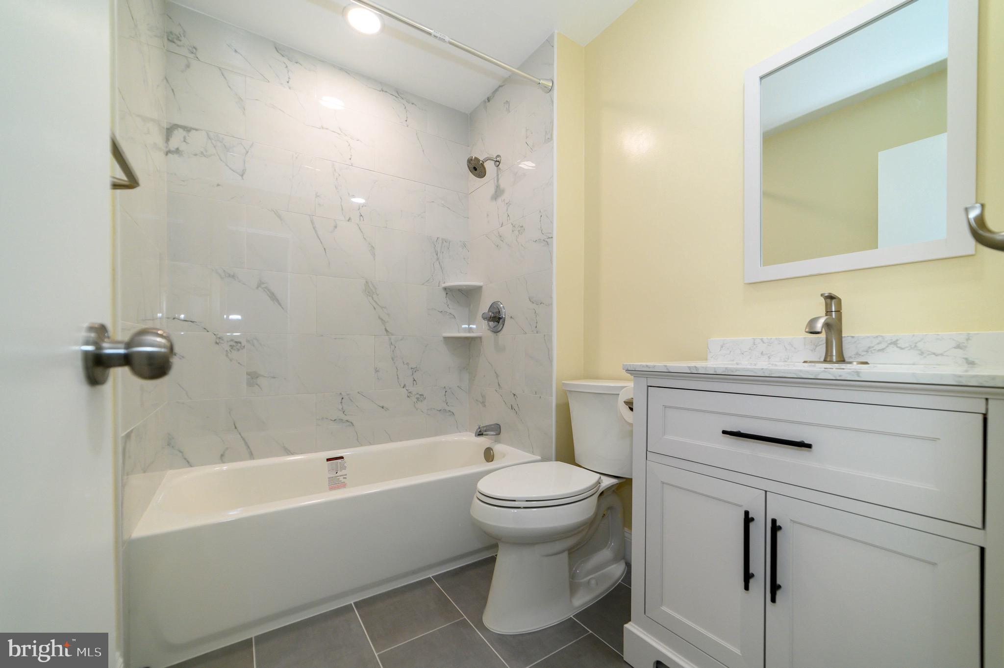 LAKEPOINTE - Residential