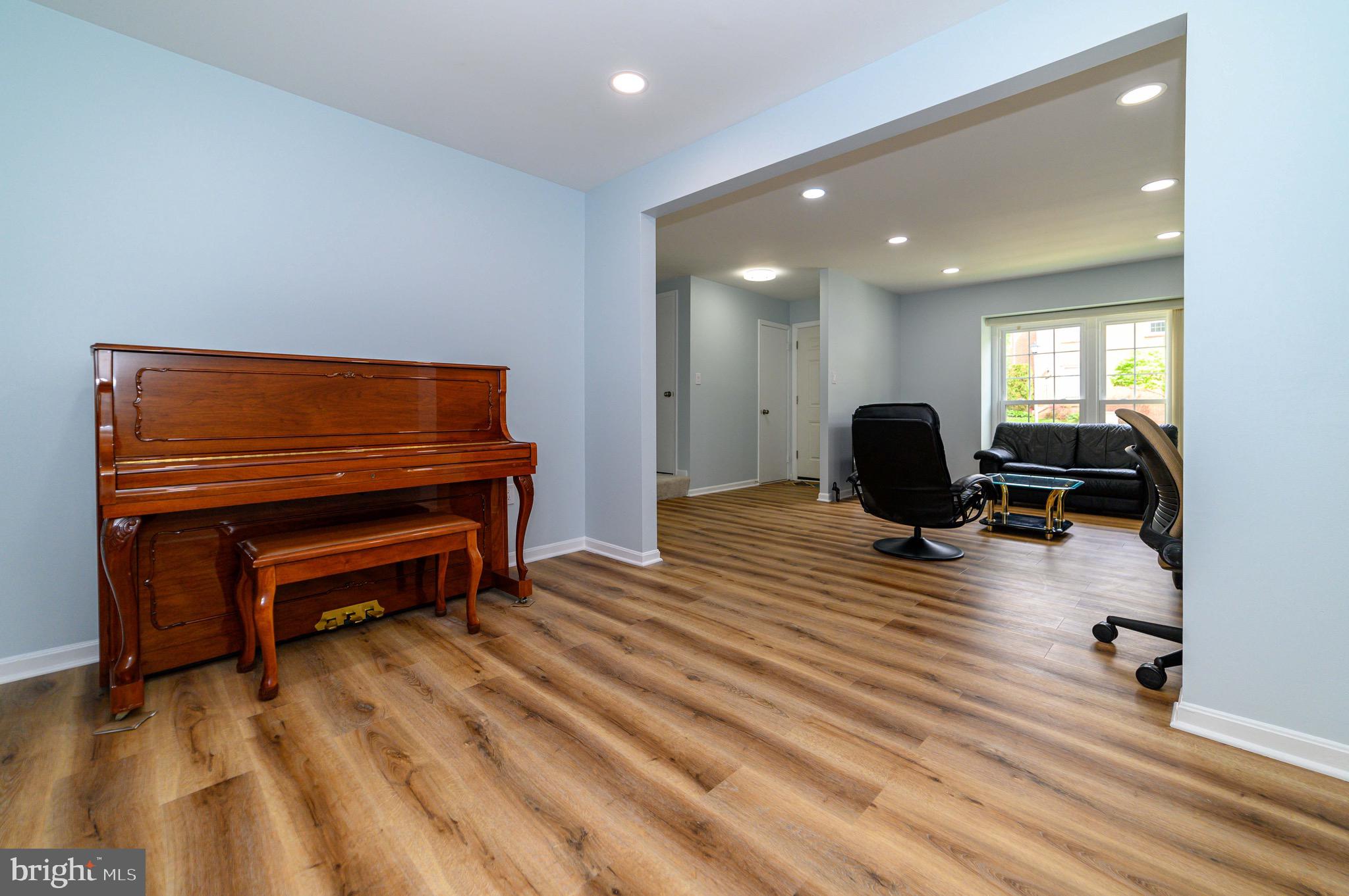 LAKEPOINTE - Residential