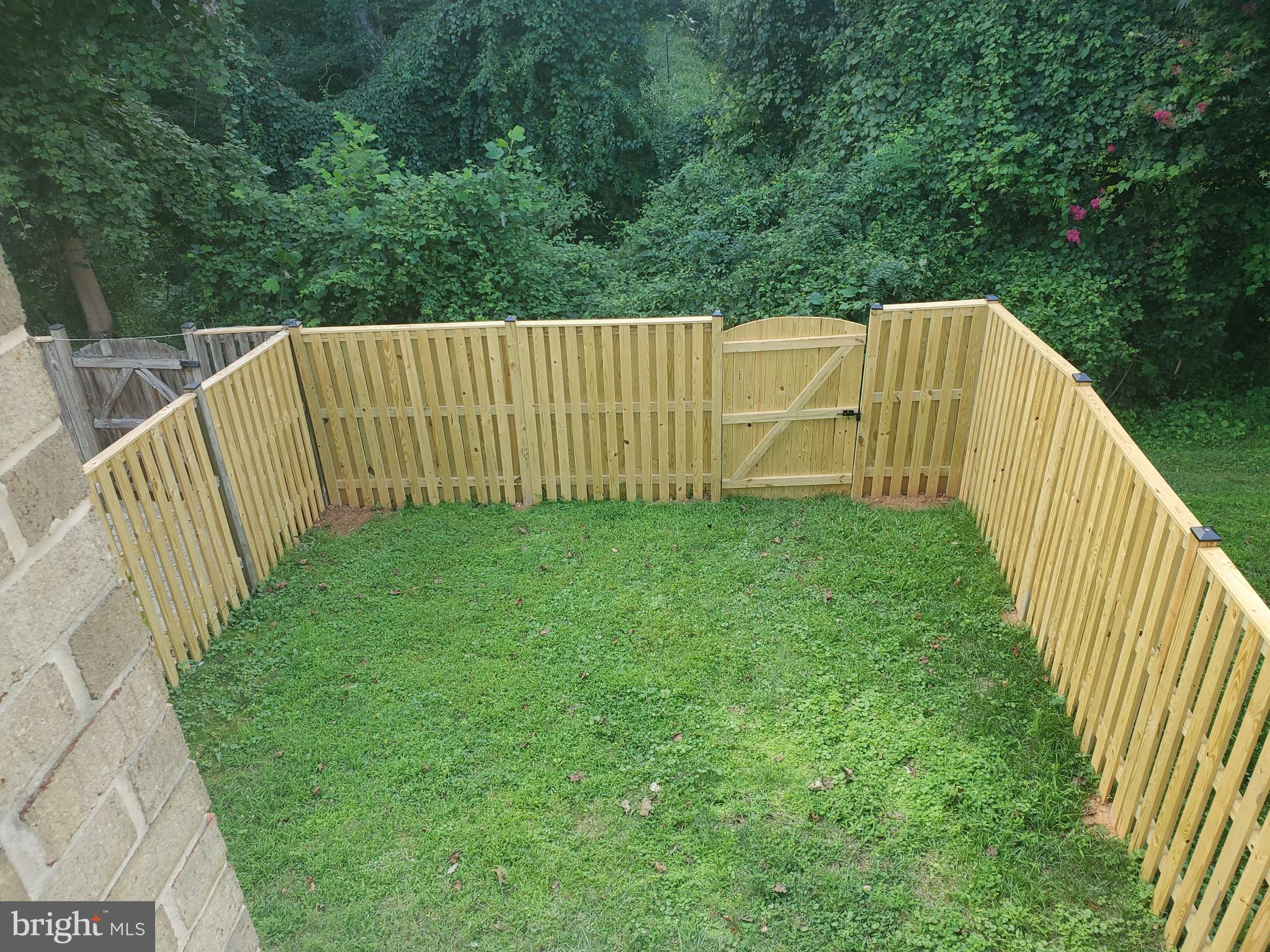 LAKEPOINTE - Residential