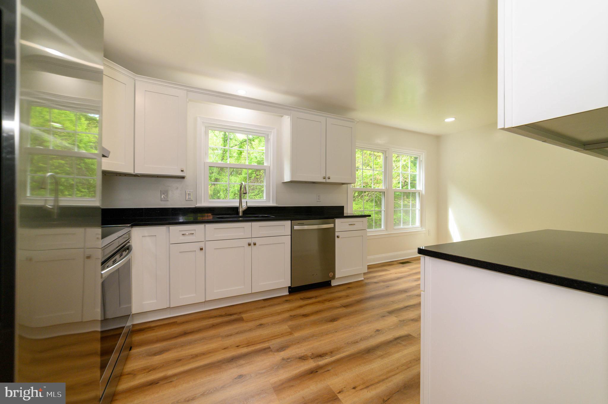 LAKEPOINTE - Residential