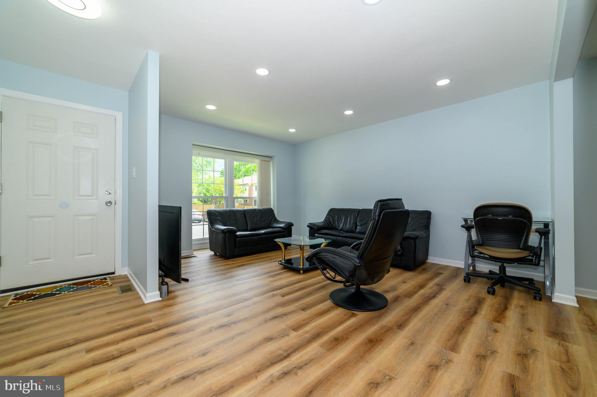 LAKEPOINTE - Residential