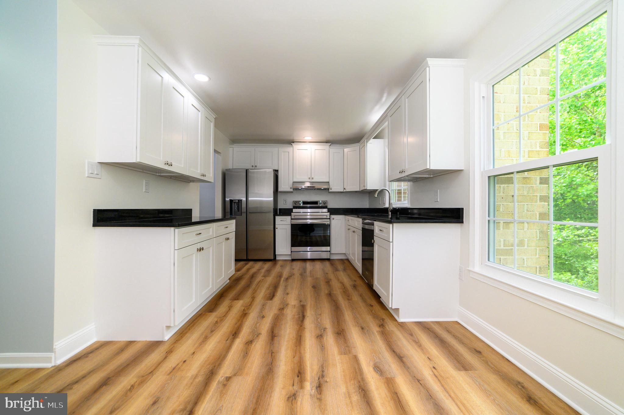 LAKEPOINTE - Residential