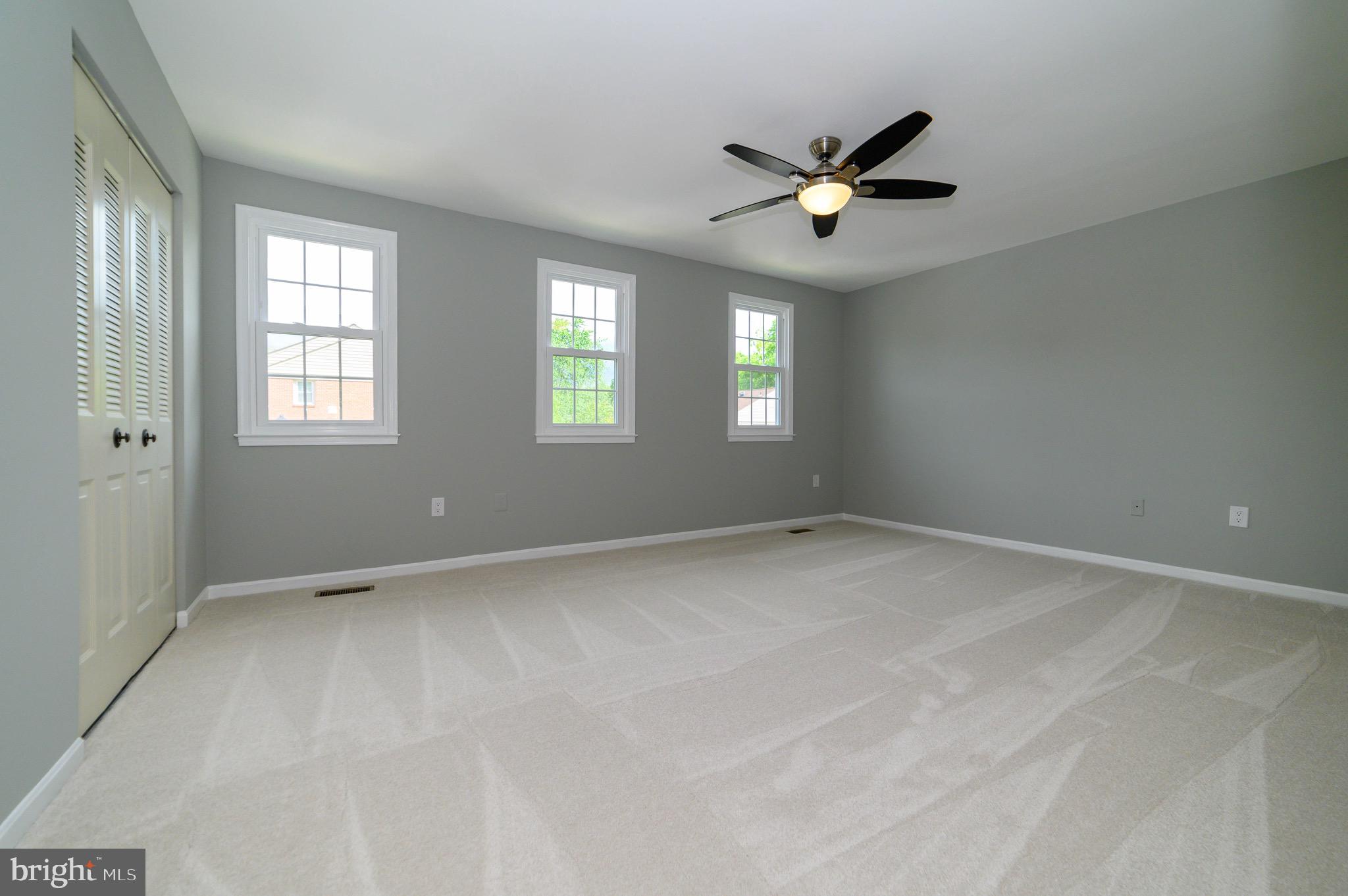 LAKEPOINTE - Residential