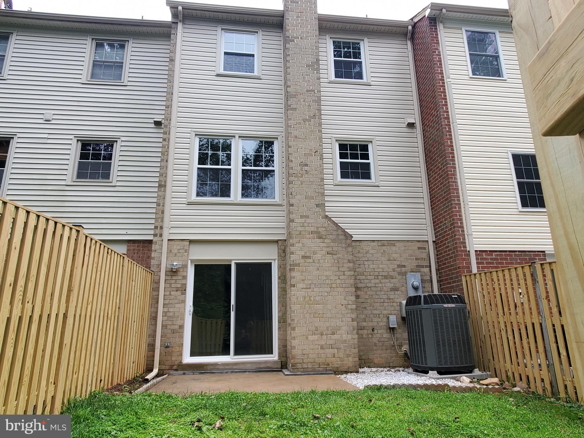 LAKEPOINTE - Residential