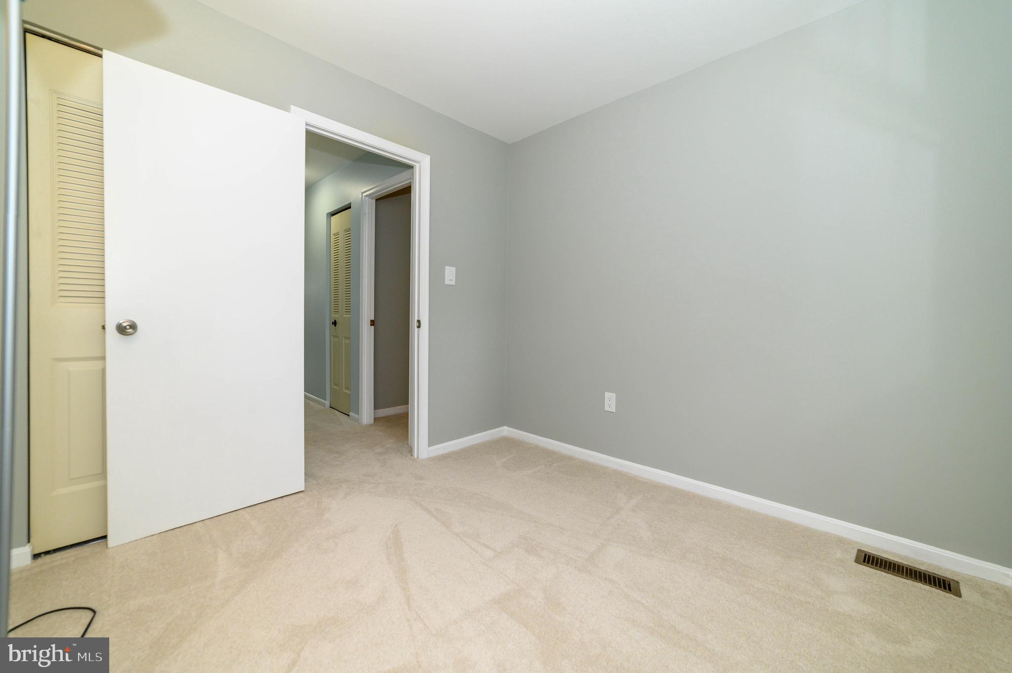 LAKEPOINTE - Residential