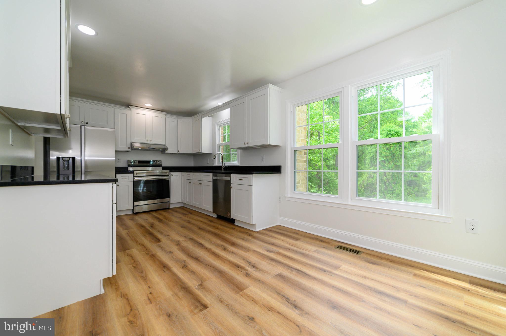 LAKEPOINTE - Residential