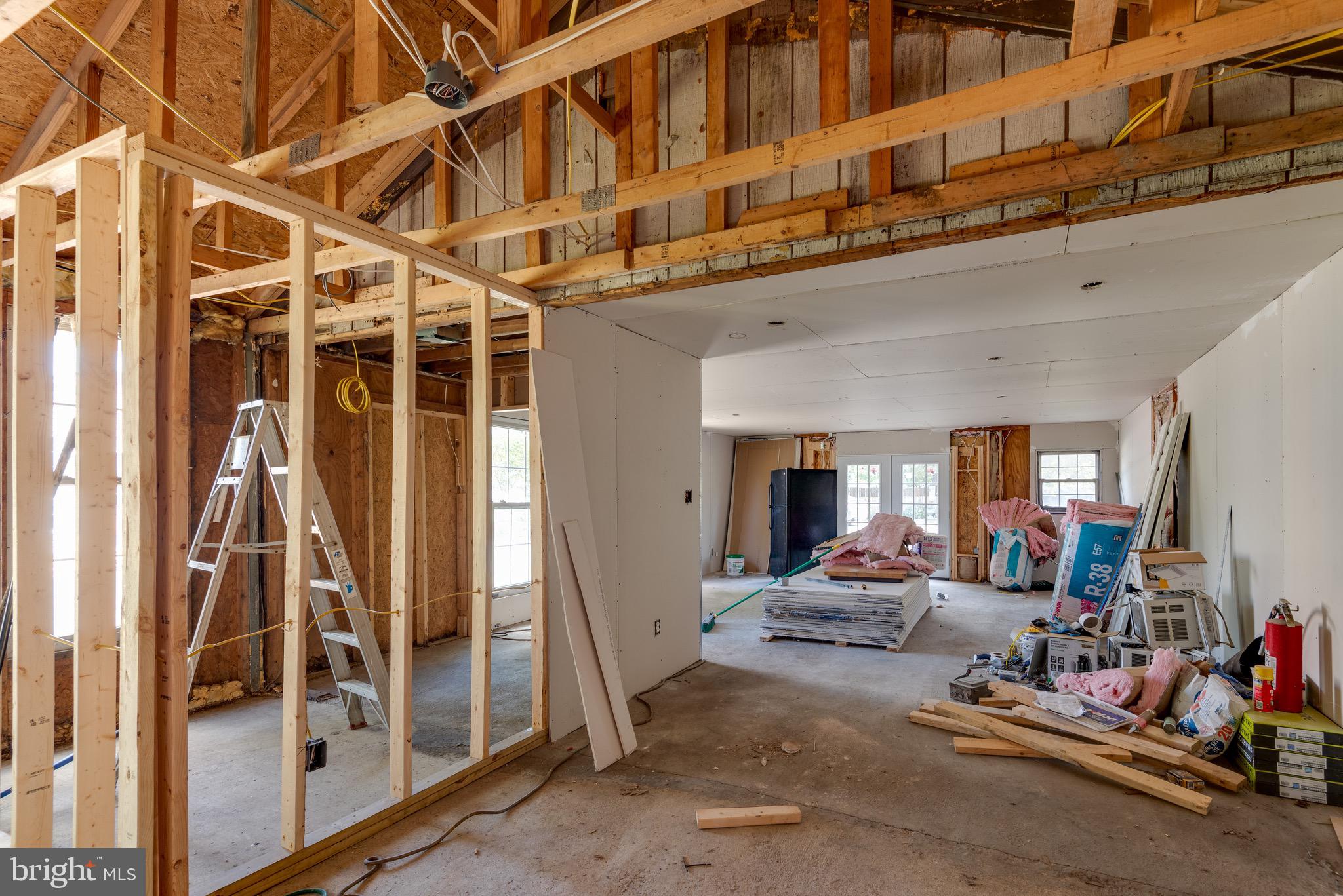 MILL POINT SHORES - Residential