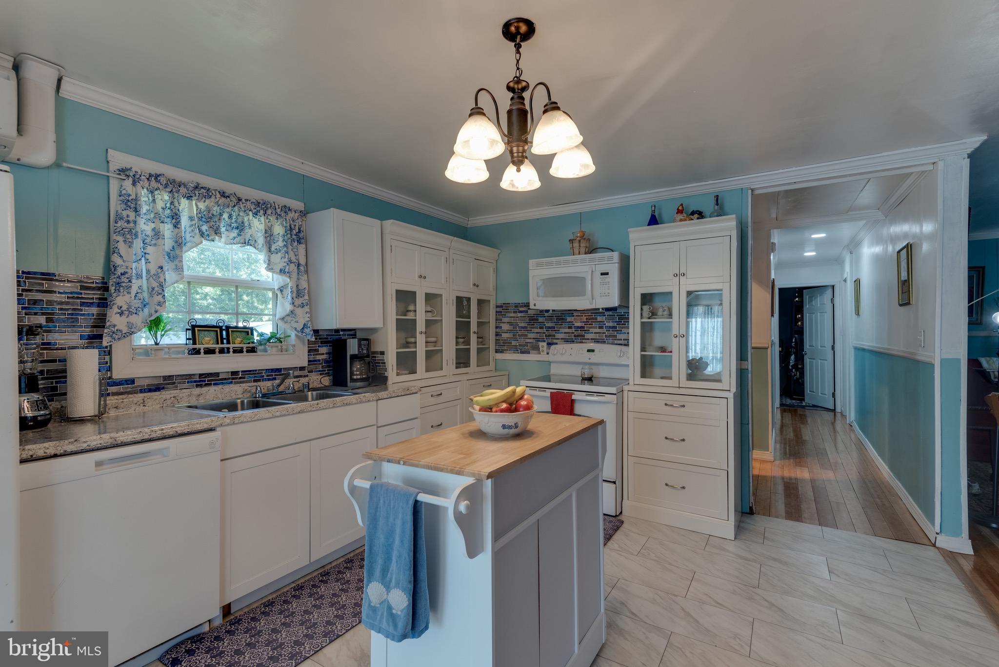 MILL POINT SHORES - Residential