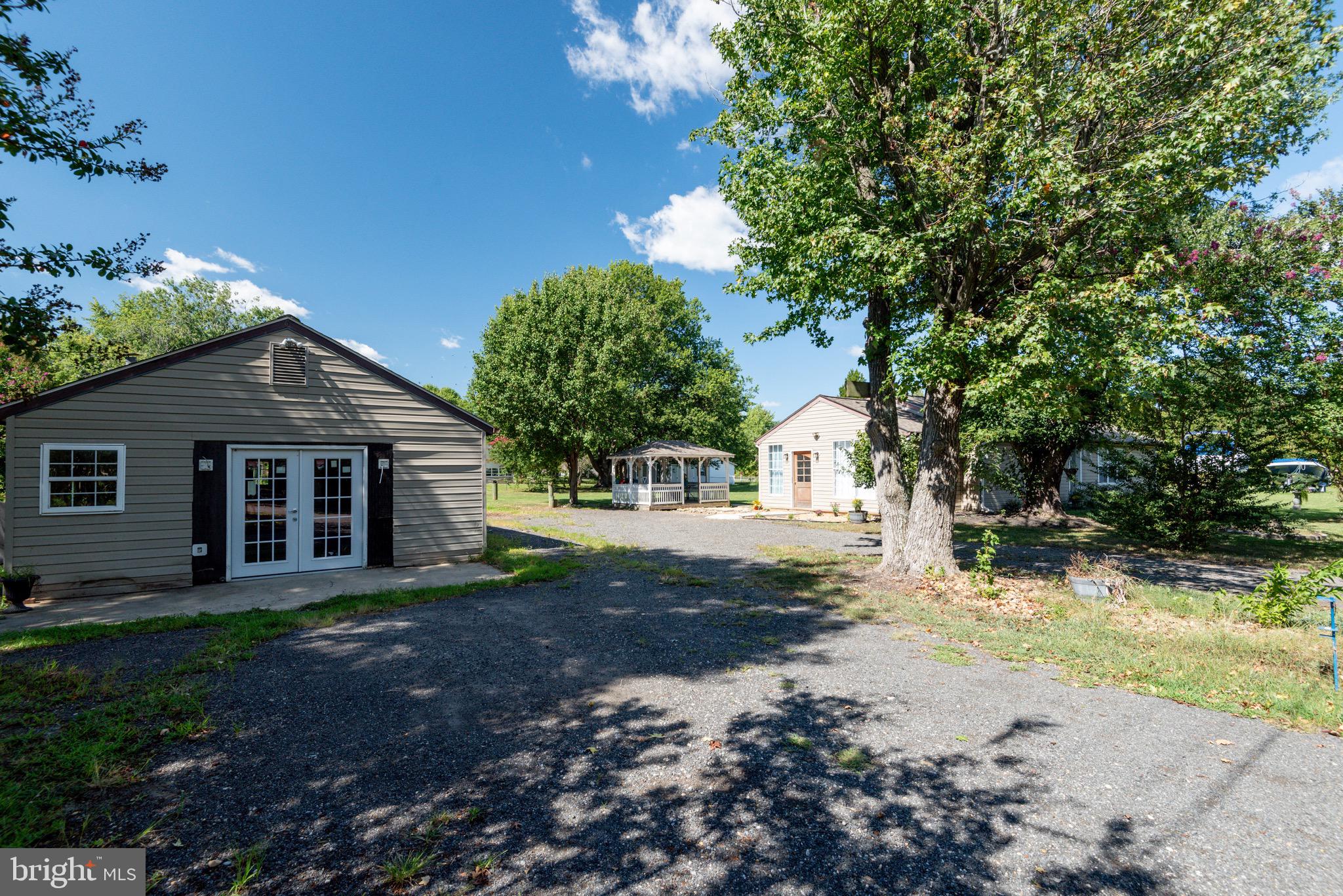 MILL POINT SHORES - Residential