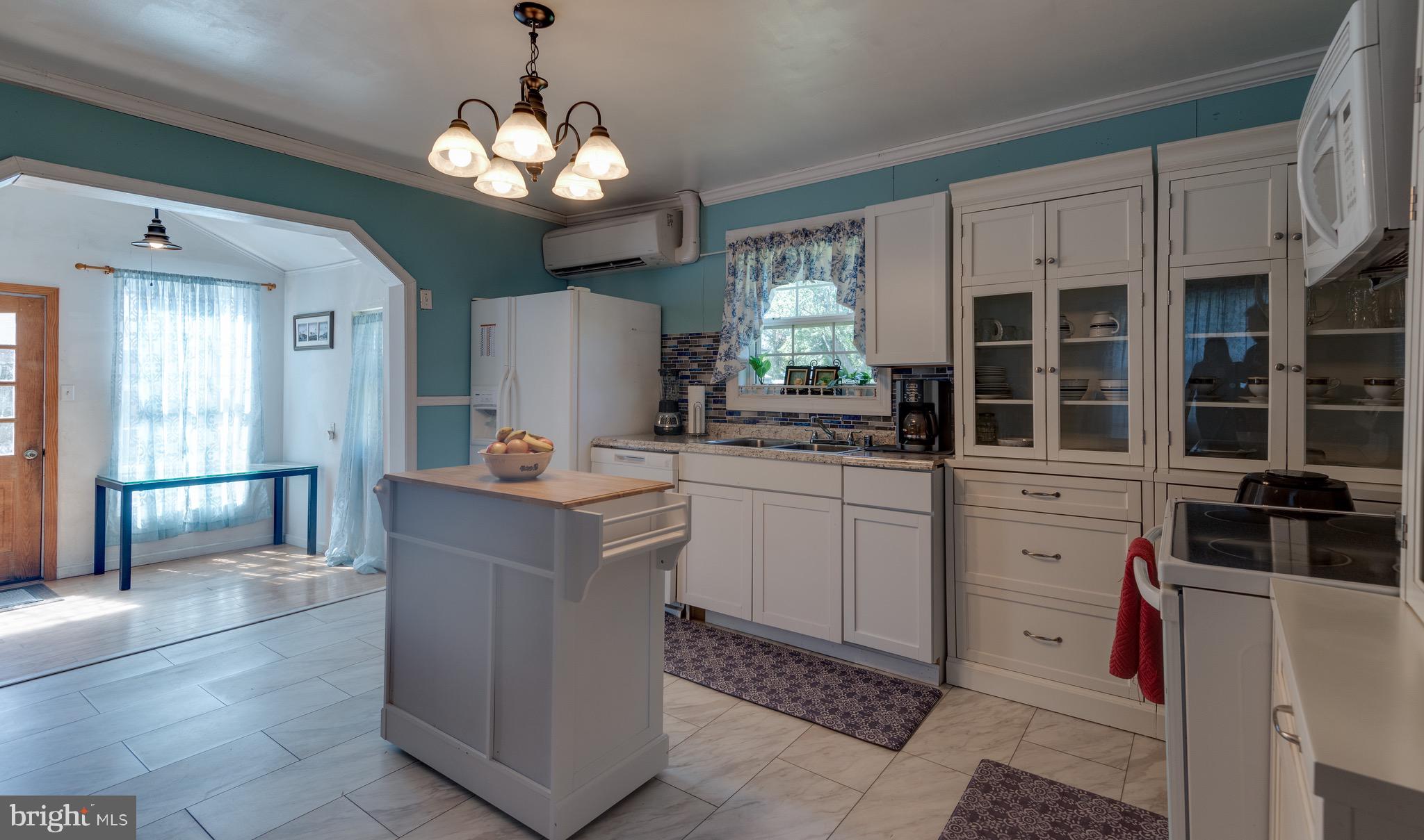 MILL POINT SHORES - Residential