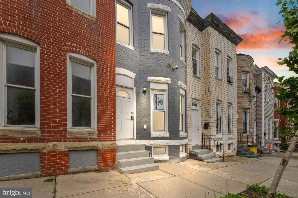 Step into this fully renovated gem offering timeless charm and modern sophistication! This beautiful townhome features 3 bedrooms, 2 full bathrooms and 1 half bathroom, with every inch thoughtfully updated for comfort and style.
The stunning kitchen is a true highlight—boasting brand-new white cabinetry, elegant quartz countertops, stainless steel appliances, gas cooking, and a convenient breakfast bar perfect for casual dining or entertaining. The open-concept main level is filled with natural light and features recessed lighting, durable luxury vinyl plank flooring, and a seamless flow from the living area to the kitchen and out to the fenced backyard.
Upstairs, you'll find cozy bedrooms with ample closet space and stylish finishes, while the bathrooms are beautifully tiled with modern fixtures and accents. The fully finished basement adds flexible space for a rec room, home office, or guest suite, and includes a laundry area.
Enjoy outdoor living in the private, freshly landscaped backyard with a secure rear entrance. Located close to major commuter routes, shopping, dining, and public transportation, this move-in-ready home blends convenience, comfort, and modern elegance in one perfect package.