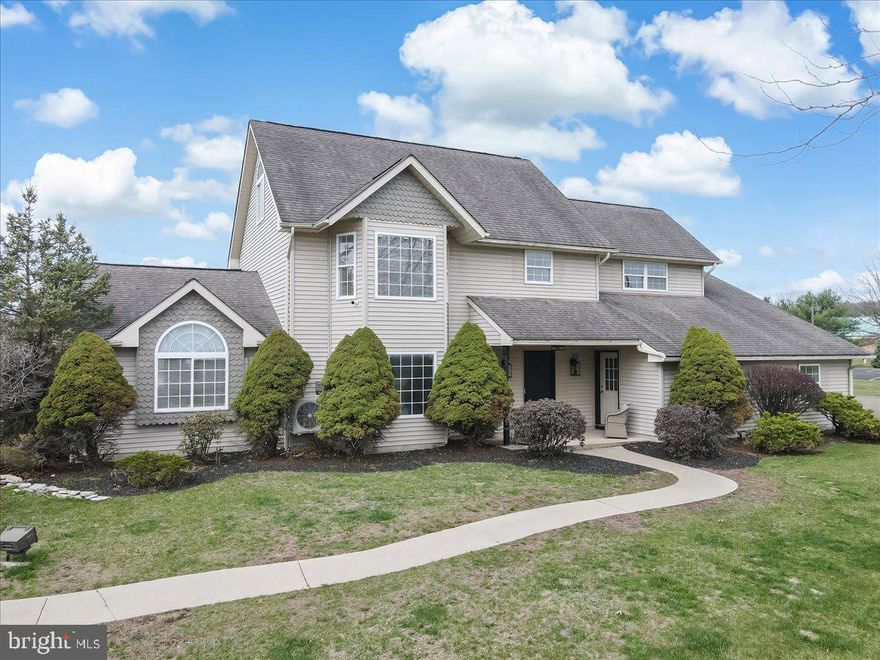 Live large in this renovated 5-bedroom townhouse with dual master suites!

Discover the perfect blend of space, style, and functionality at 113 Pilgrim. This fully renovated 5-bedroom, 3.5-bathroom townhouse features two spacious master suites—one conveniently located on the first floor and another upstairs—each with its own private full bathroom for ultimate comfort and privacy.

High vaulted ceilings and oversized windows create a bright, airy atmosphere, while the modern kitchen includes stainless steel appliances and an osmosis water filtration system. With a total of three full bathrooms and a half bath, there's plenty of room for everyone.

Enjoy a large yard and plenty of parking, ideal for hosting or relaxing. Located directly across from Pleasant Valley School District and minutes from shopping, dining, and more—this location is perfect for commuters and families alike.

First month's rent and security deposit due upon signing. Background and credit check required. Pets allowed with a pet deposit.

Reach out today to apply or schedule your private showing!

Fill out rental application here: https://apply.link/hYXbTls