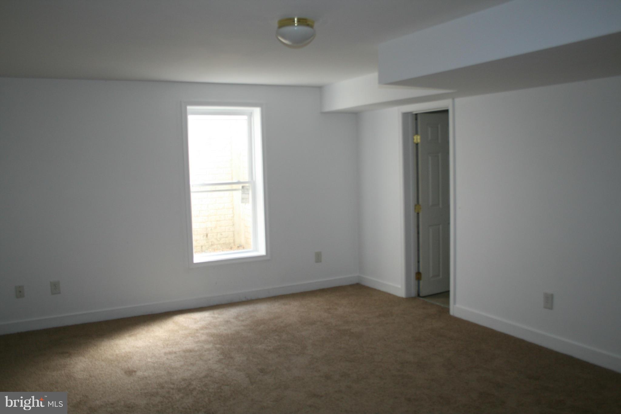 WOODLAWN HEIGHTS - Residential Lease