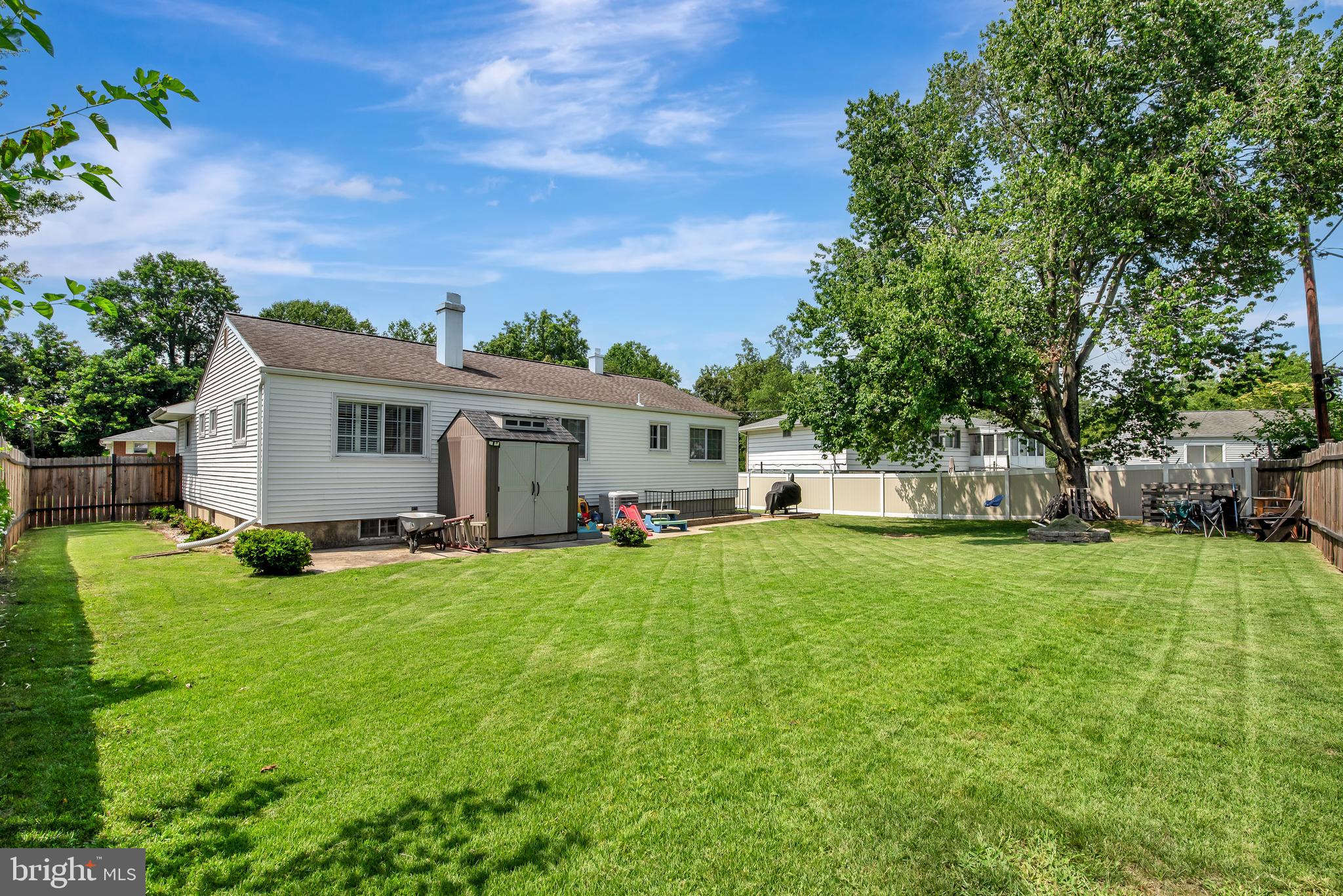 7957 CASTLE HEDGE DELL
