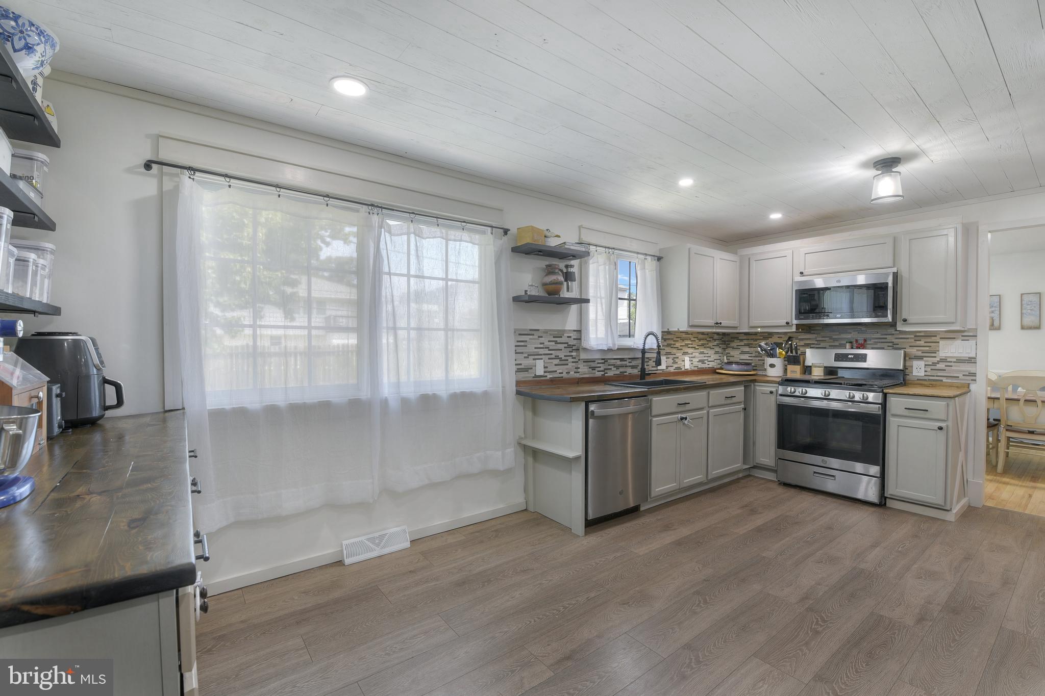 THE HIGHLANDS - Residential