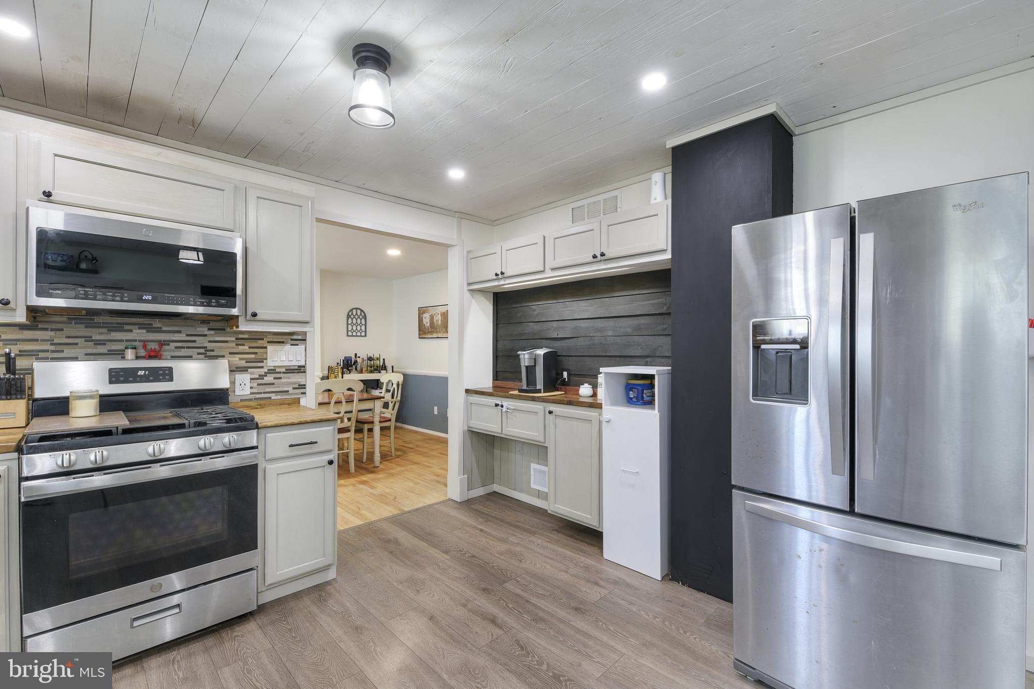 THE HIGHLANDS - Residential