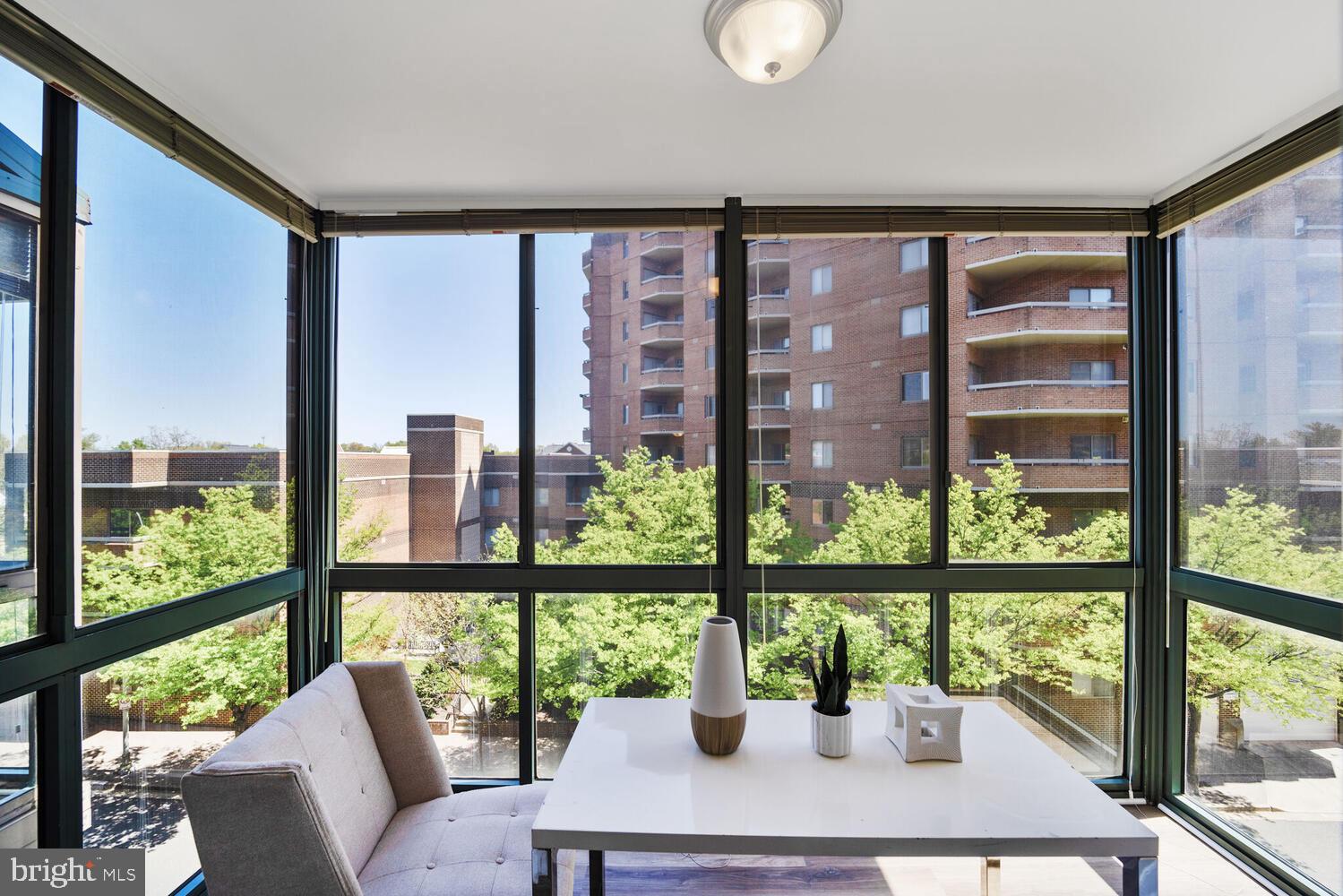 WINDSOR PLAZA - Residential